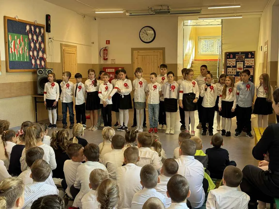 Apel z okazji rocznicy odzyskania przez Polskę Niepodległości - galeria